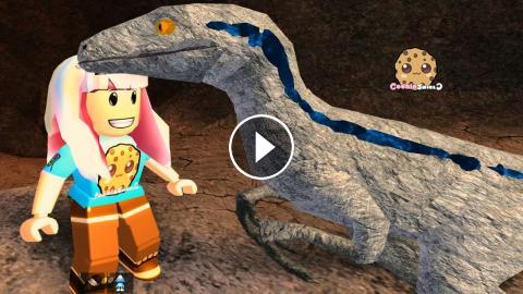 It's Blue ! Let's Play Roblox Game Jurassic World Raptor 